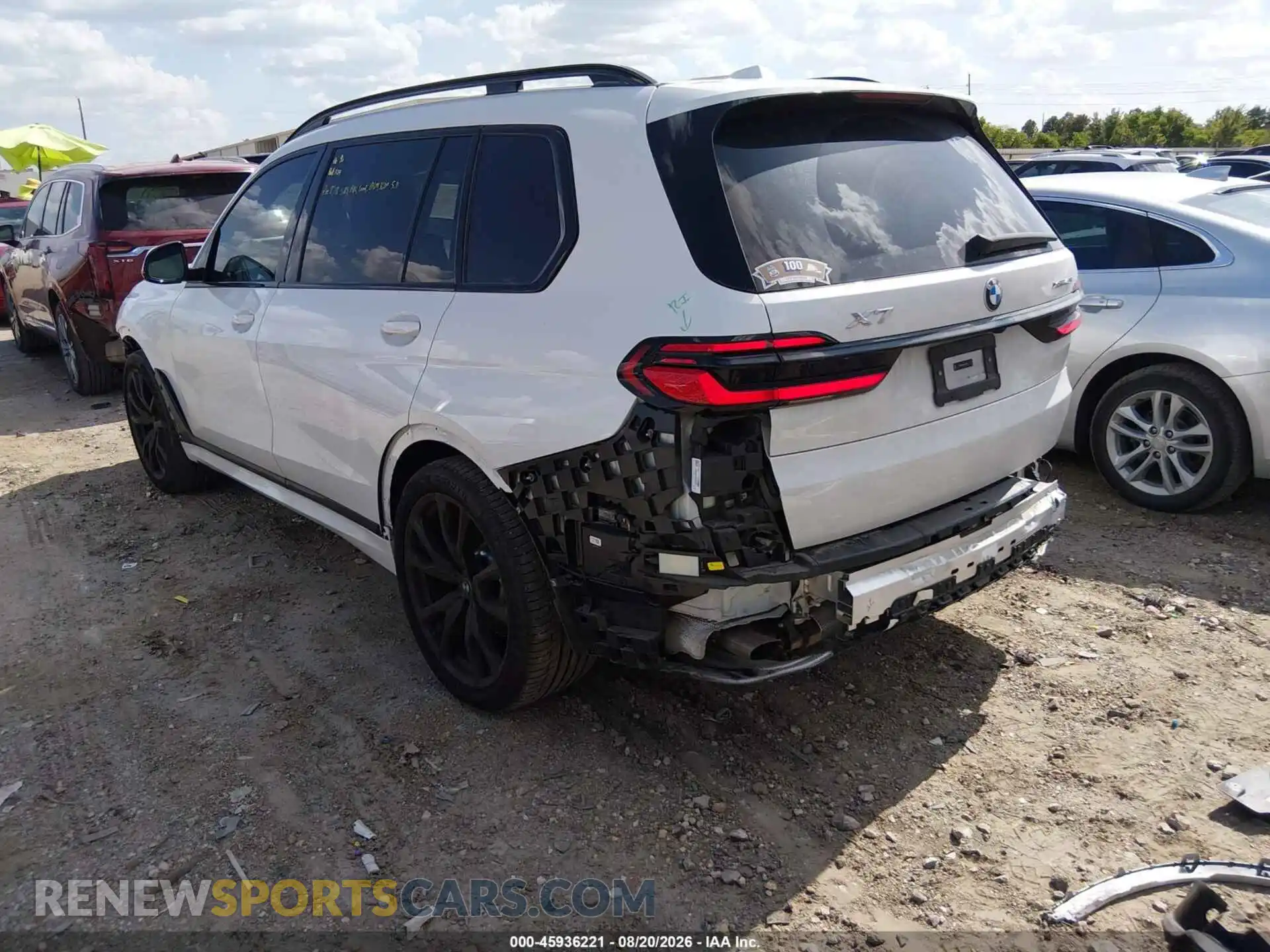 3 Фотография поврежденного автомобиля 5UX23EM00R9U87490 BMW X7 2024