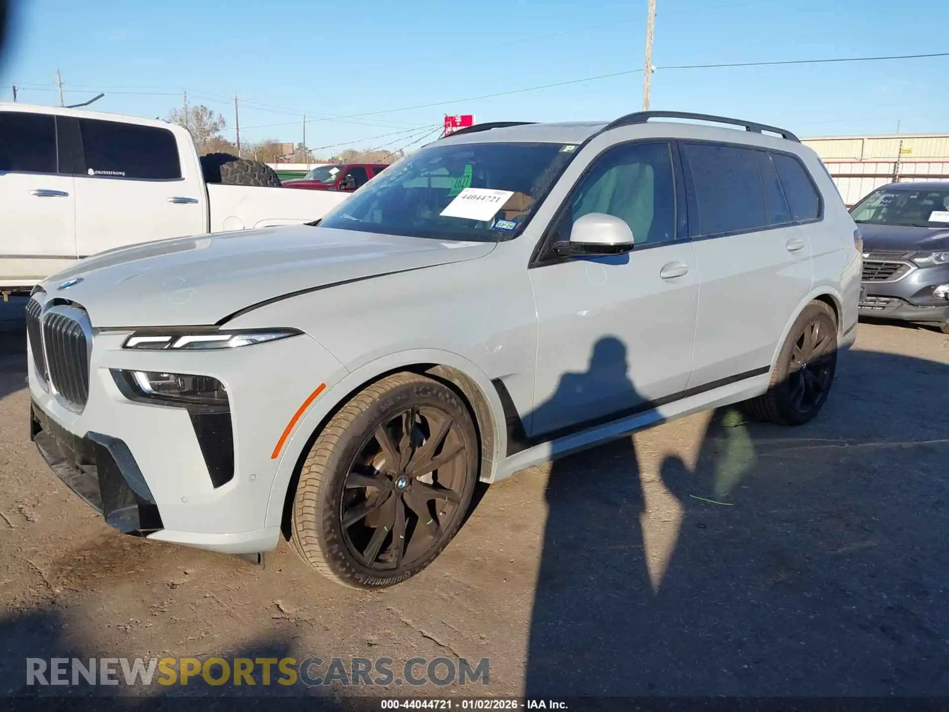 2 Photograph of a damaged car 5UX23EM00R9V56310 BMW X7 2024