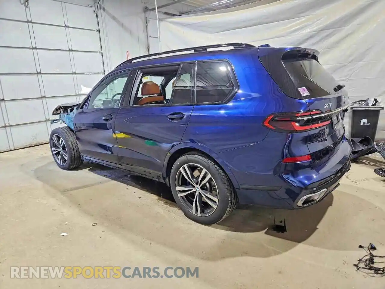 2 Фотография поврежденного автомобиля 5UX23EM01R9S40446 BMW X7 2024