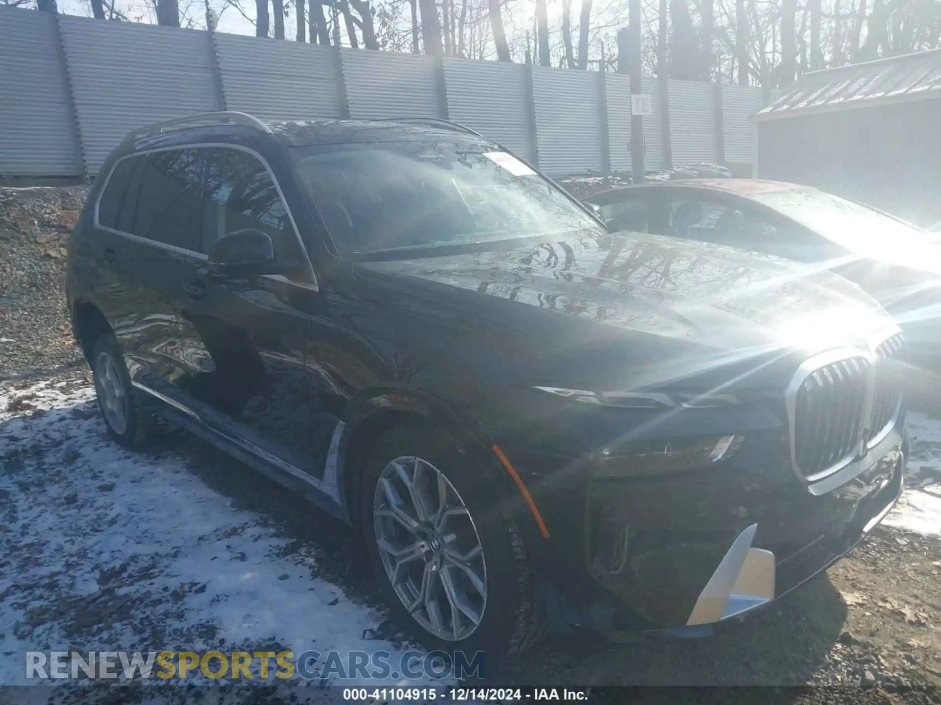 1 Photograph of a damaged car 5UX23EM01R9S62365 BMW X7 2024