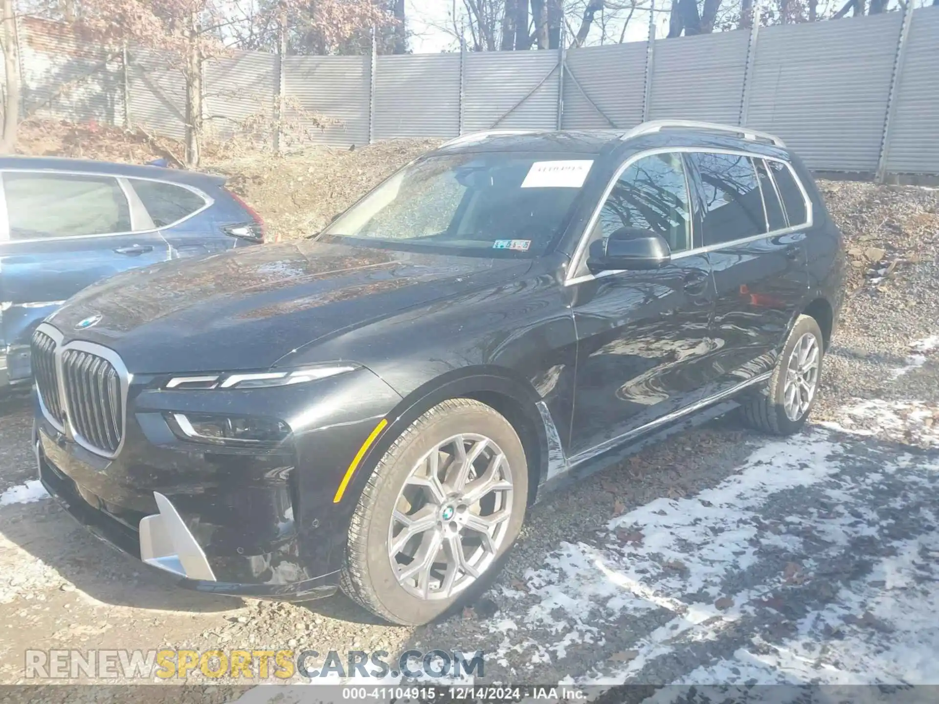 2 Photograph of a damaged car 5UX23EM01R9S62365 BMW X7 2024
