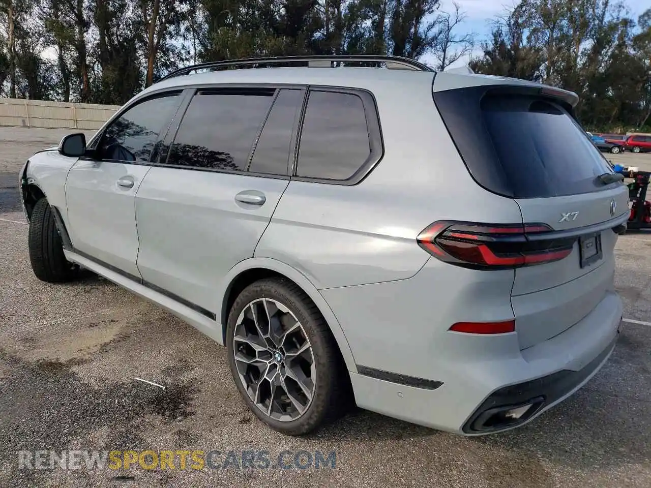 2 Photograph of a damaged car 5UX23EM01R9S94541 BMW X7 2024