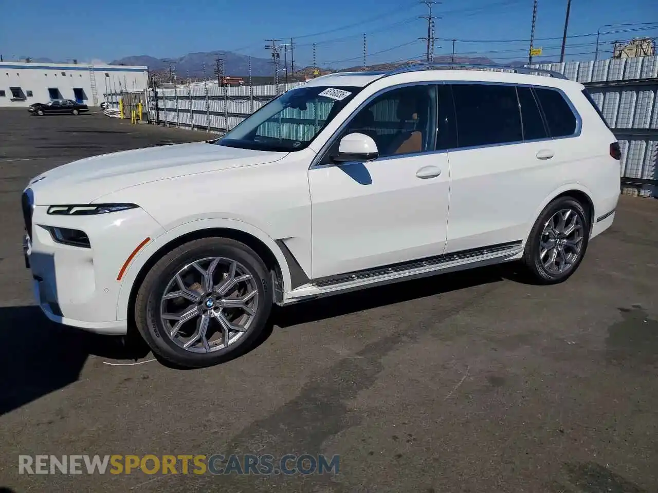 1 Фотография поврежденного автомобиля 5UX23EM01R9T68413 BMW X7 2024