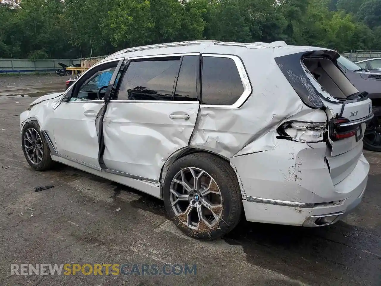 2 fotografías del automóvil dañado 5UX23EM01R9U66583 BMW X7 2024