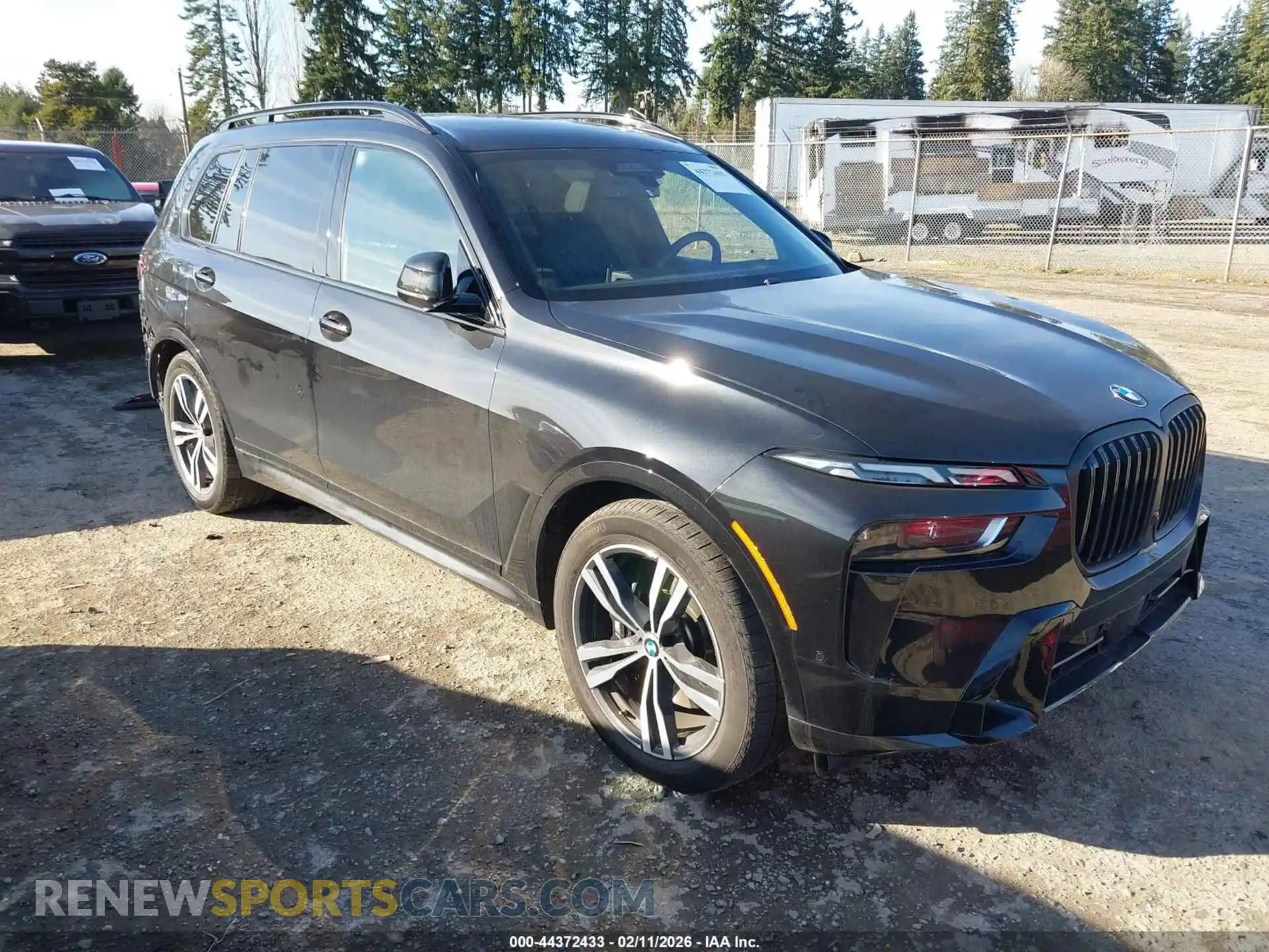 1 Photograph of a damaged car 5UX23EM01R9V78400 BMW X7 2024