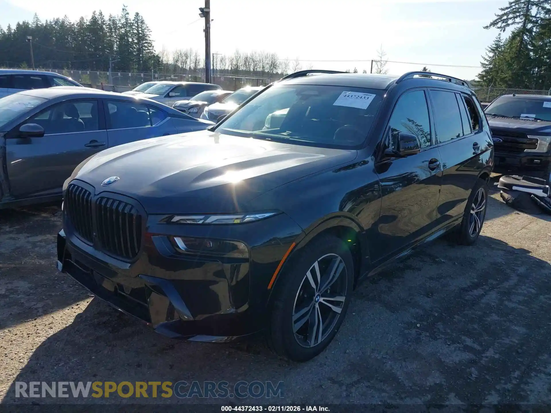 2 Photograph of a damaged car 5UX23EM01R9V78400 BMW X7 2024