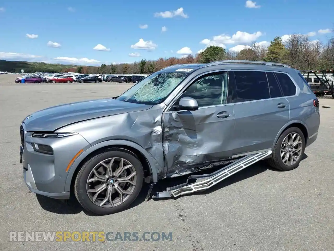 1 Photograph of a damaged car 5UX23EM02R9S18763 BMW X7 2024