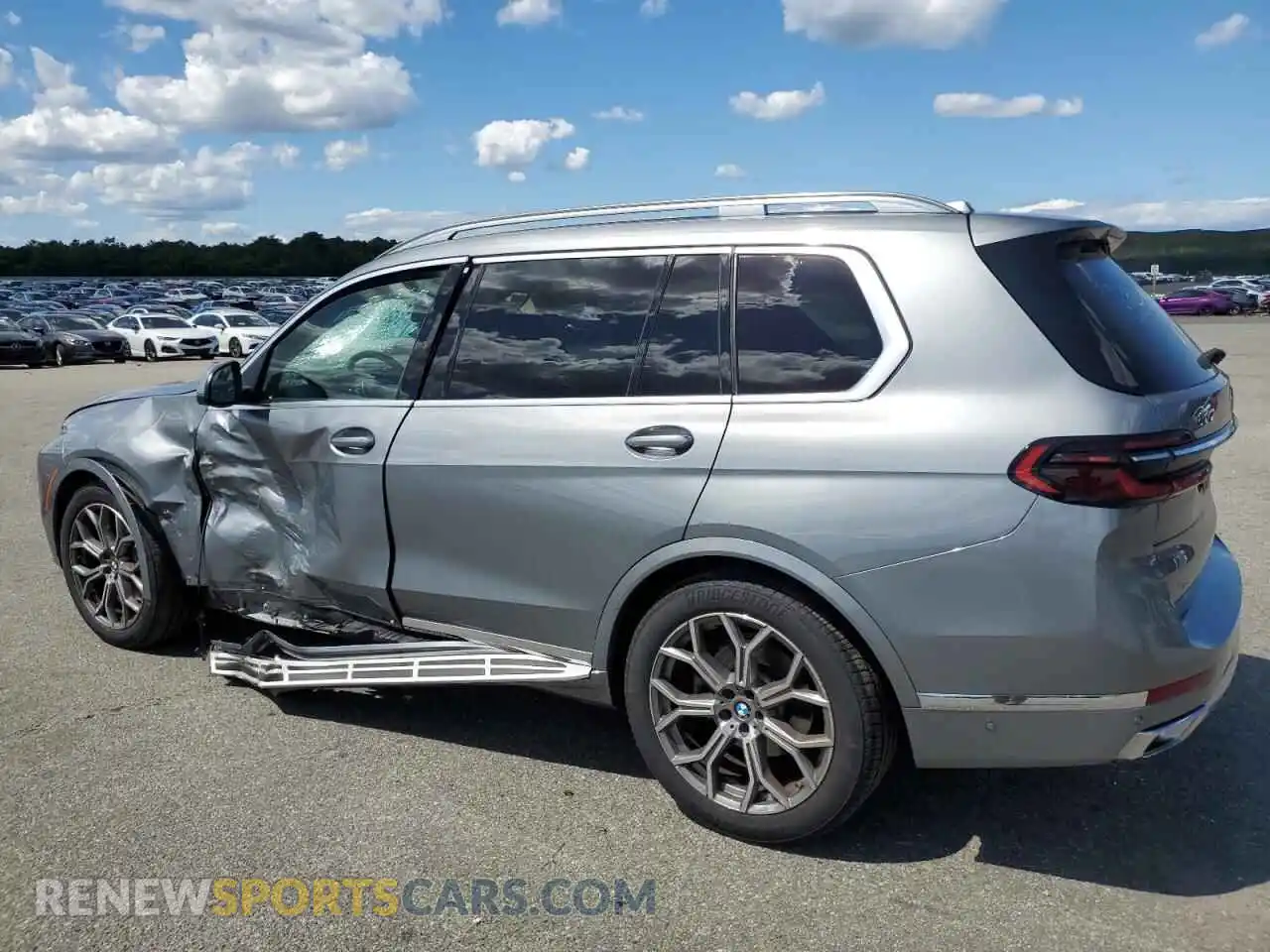 2 Photograph of a damaged car 5UX23EM02R9S18763 BMW X7 2024