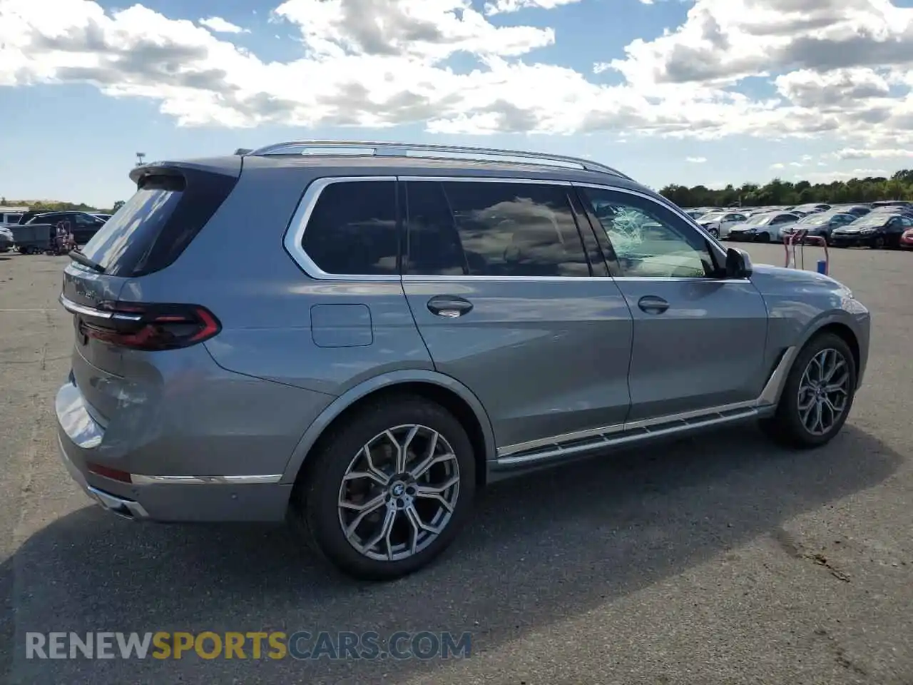 3 Photograph of a damaged car 5UX23EM02R9S18763 BMW X7 2024