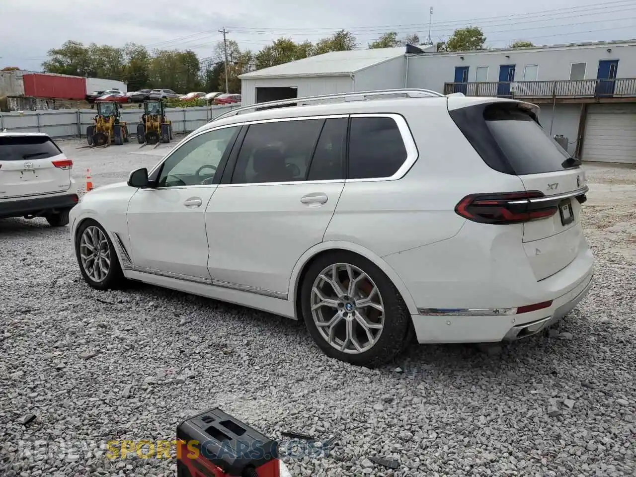 2 Photograph of a damaged car 5UX23EM02R9S50015 BMW X7 2024