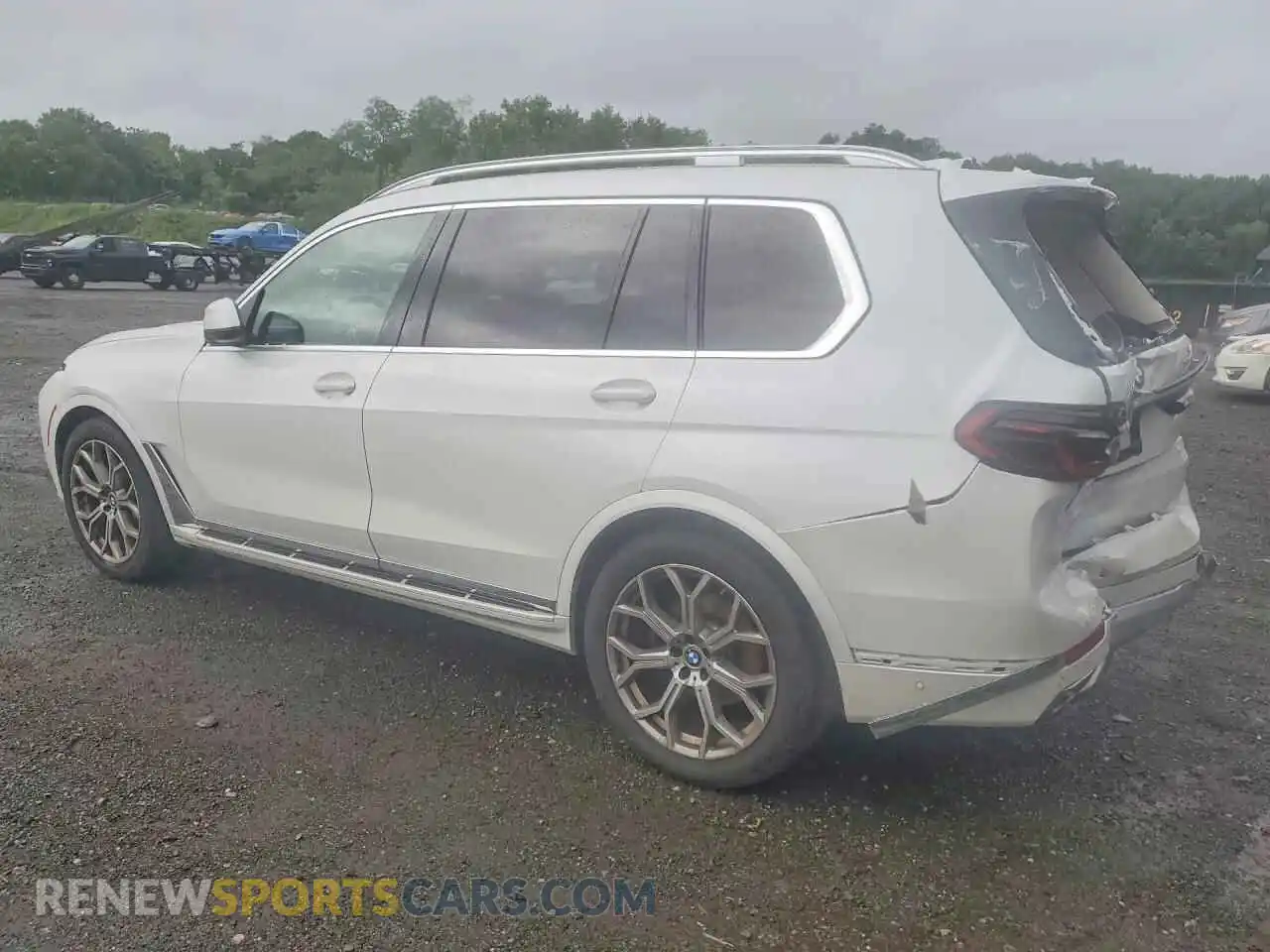 2 Фотография поврежденного автомобиля 5UX23EM02R9S54386 BMW X7 2024