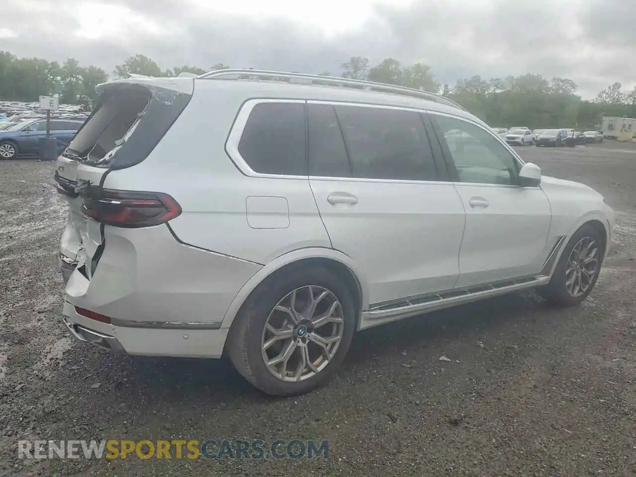 3 Фотография поврежденного автомобиля 5UX23EM02R9S54386 BMW X7 2024