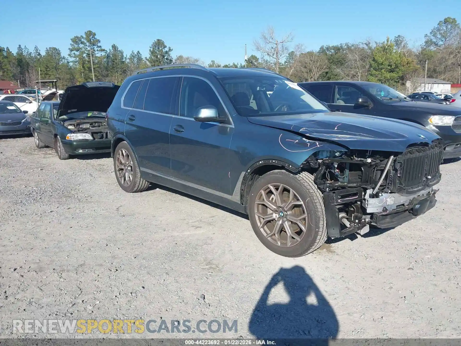 1 Photograph of a damaged car 5UX23EM02R9T70526 BMW X7 2024