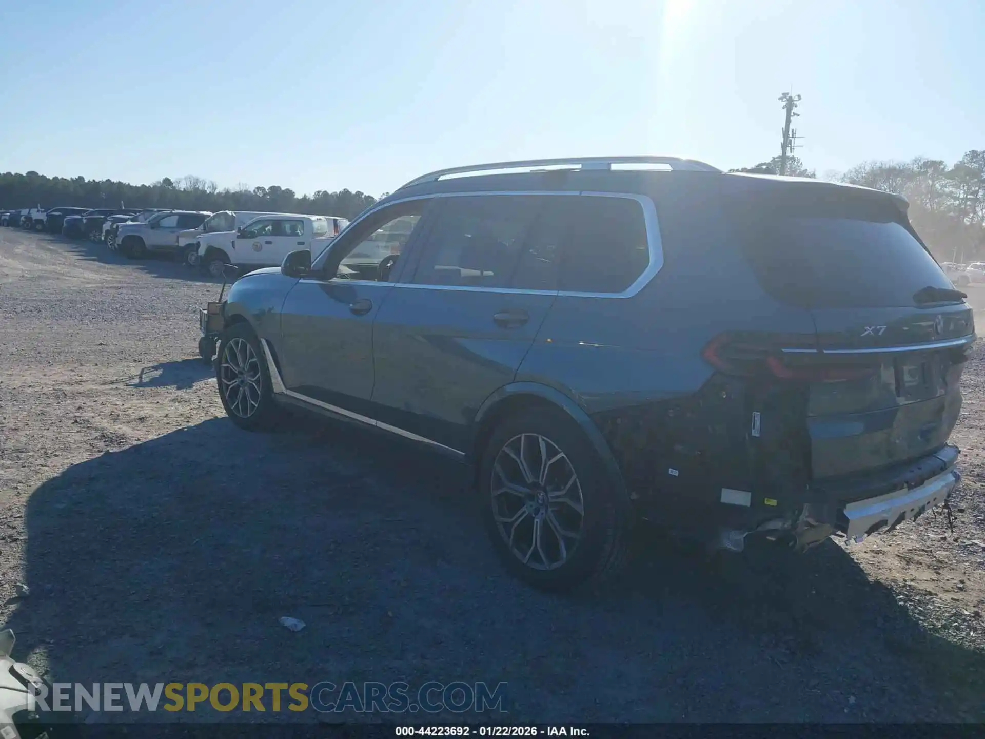 3 Photograph of a damaged car 5UX23EM02R9T70526 BMW X7 2024