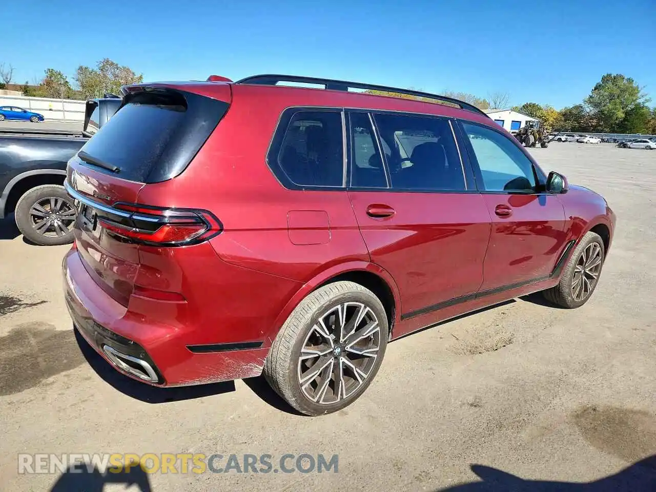 3 Photograph of a damaged car 5UX23EM02R9U47847 BMW X7 2024