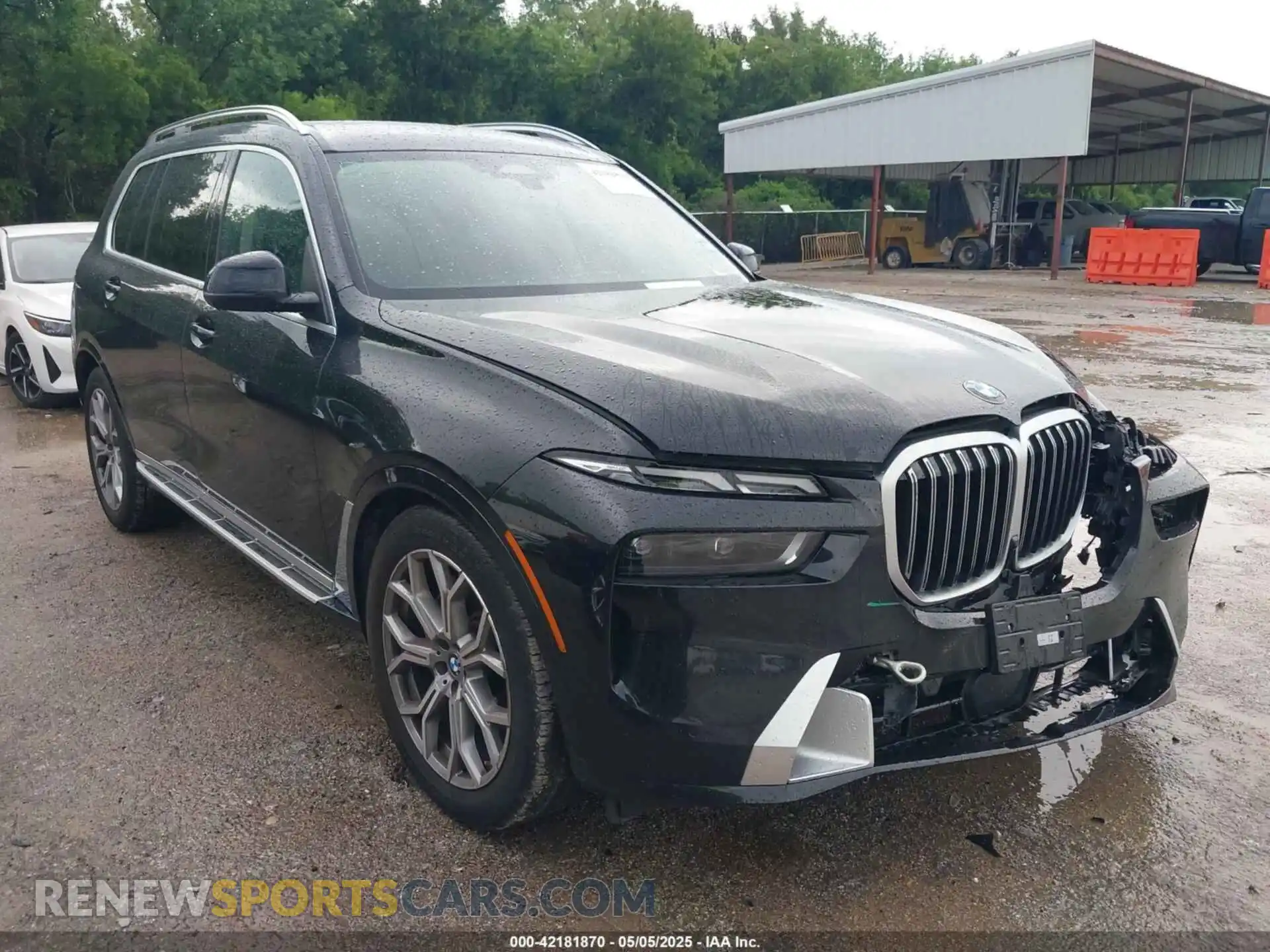 1 Photograph of a damaged car 5UX23EM02R9U56838 BMW X7 2024