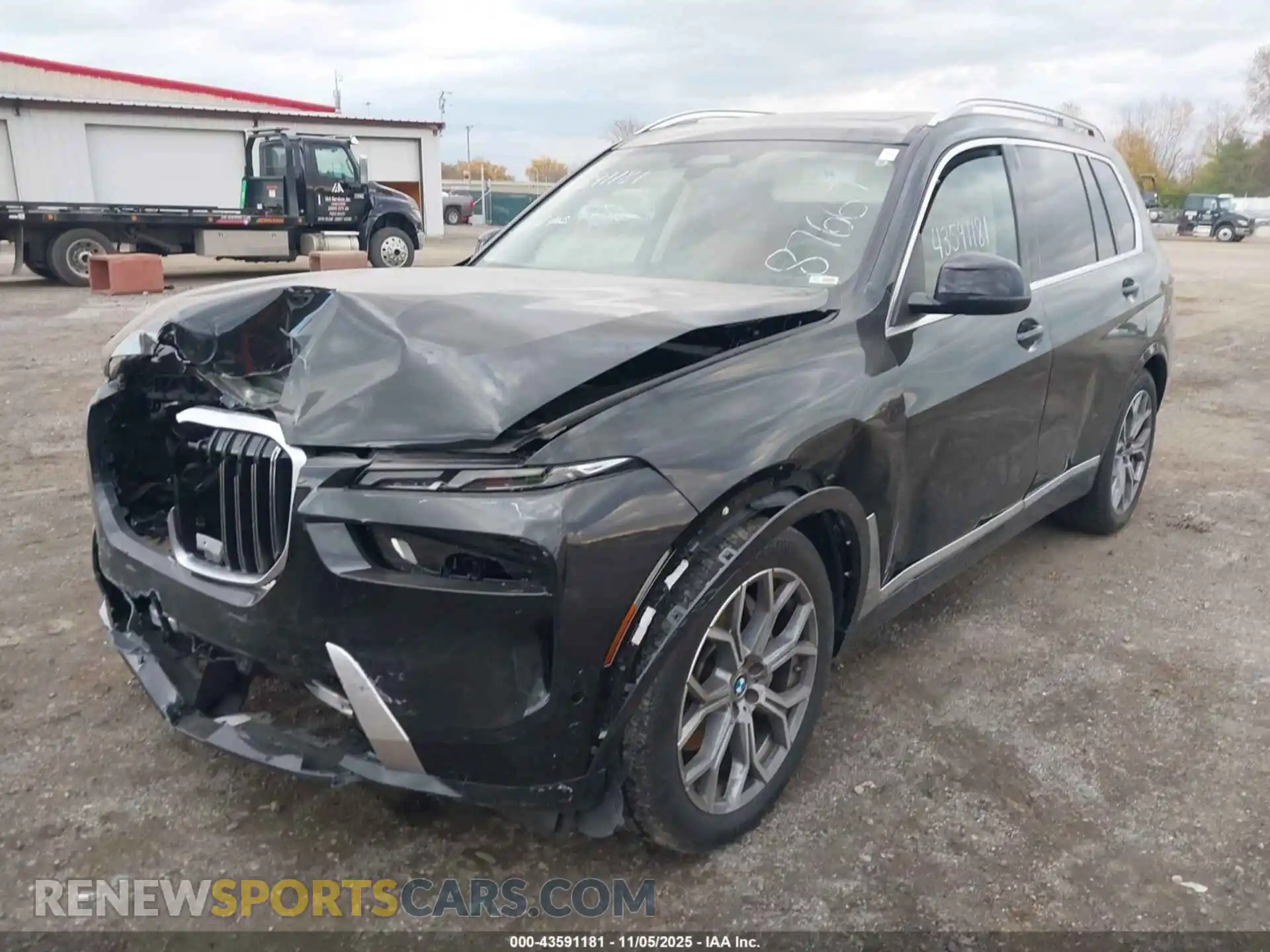 2 Photograph of a damaged car 5UX23EM02R9U87667 BMW X7 2024