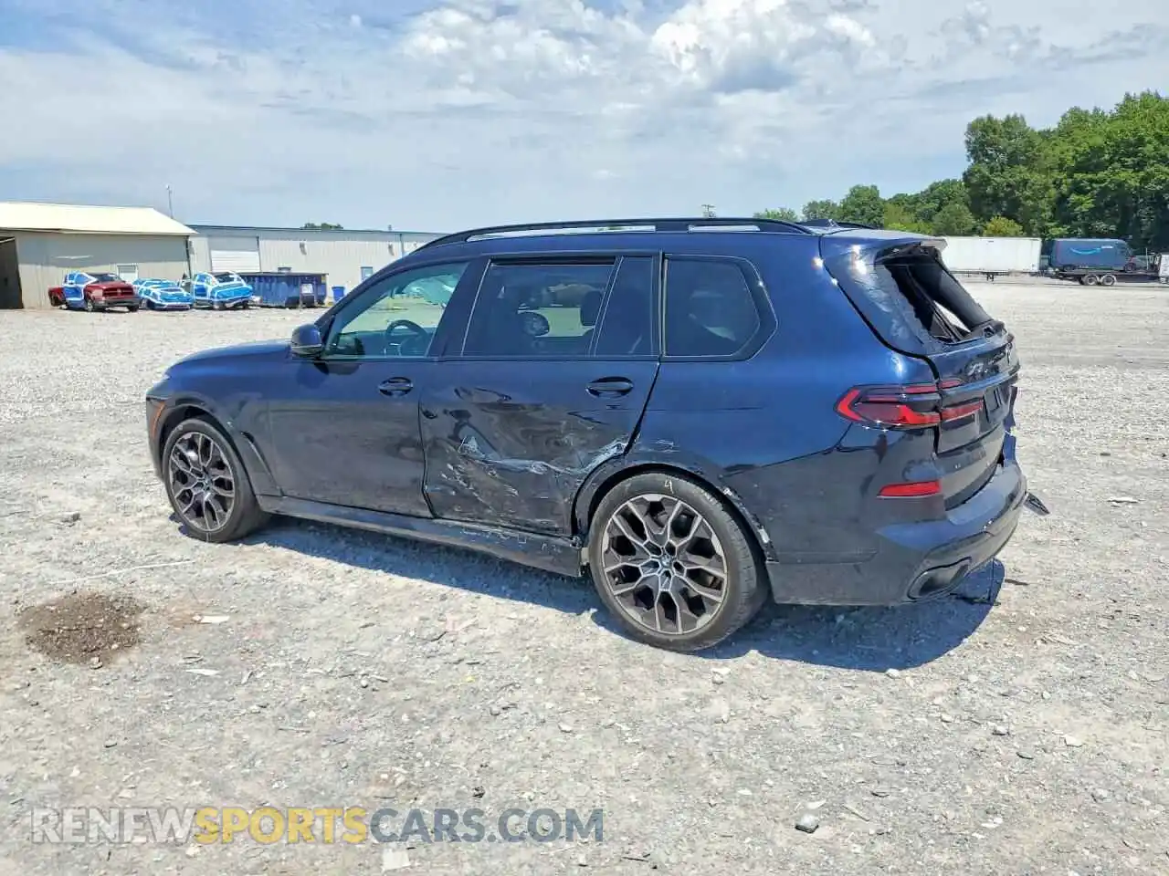2 Photograph of a damaged car 5UX23EM02R9W18807 BMW X7 2024