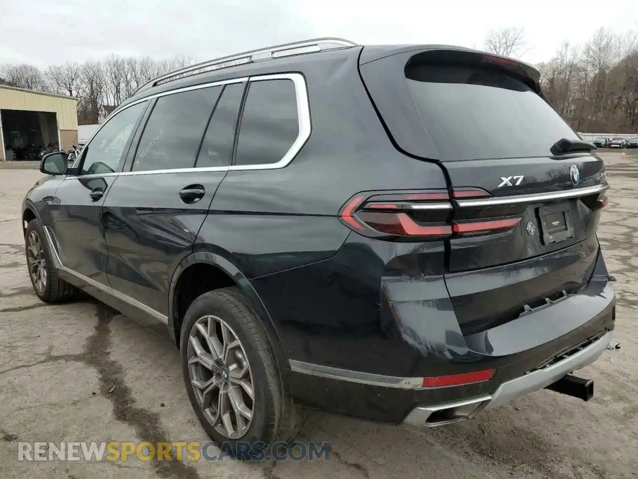 2 Photograph of a damaged car 5UX23EM03R9S17945 BMW X7 2024