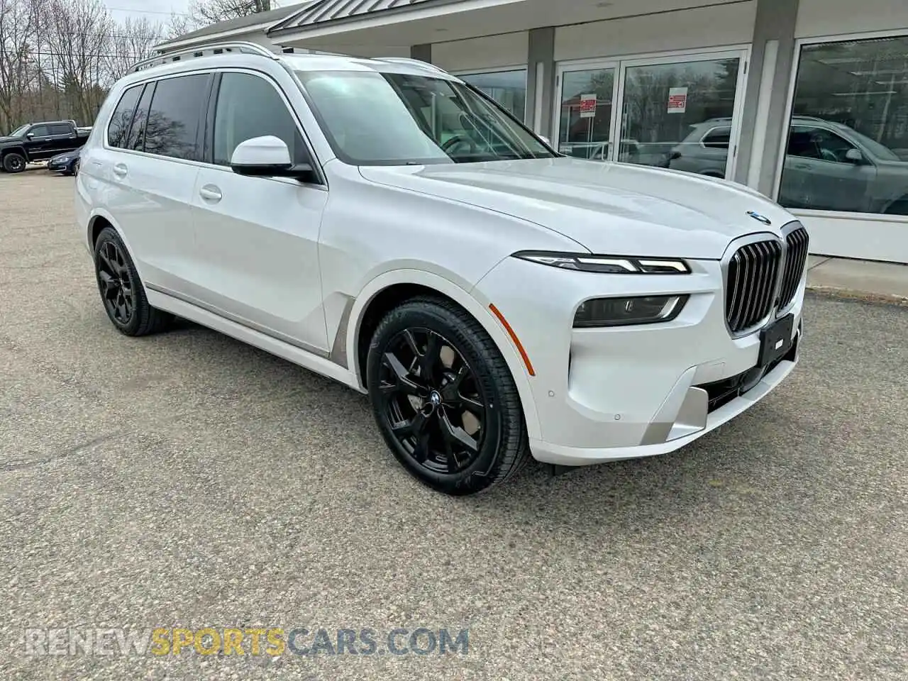 1 Photograph of a damaged car 5UX23EM03R9U24321 BMW X7 2024