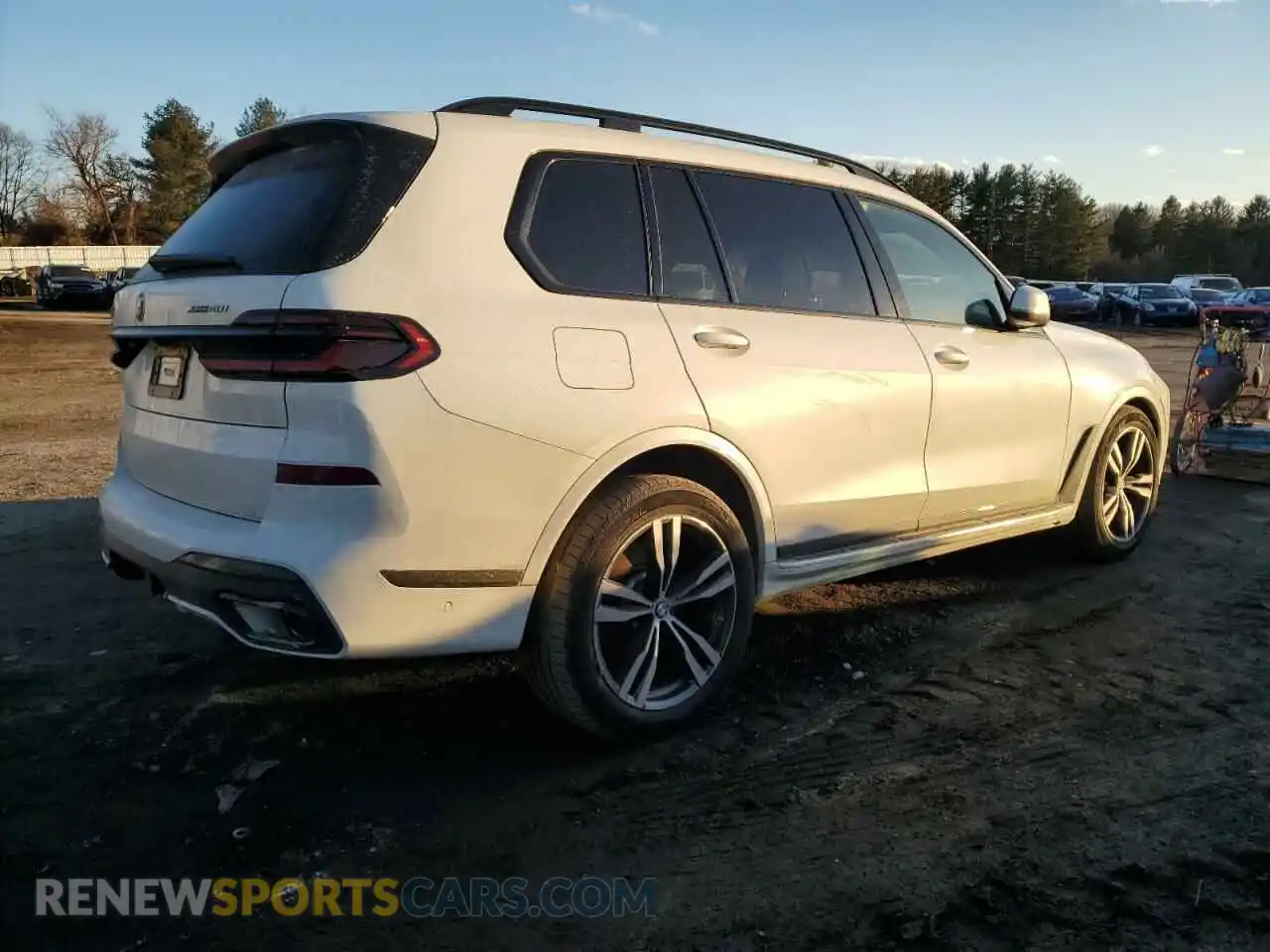 3 Photograph of a damaged car 5UX23EM03R9U48988 BMW X7 2024