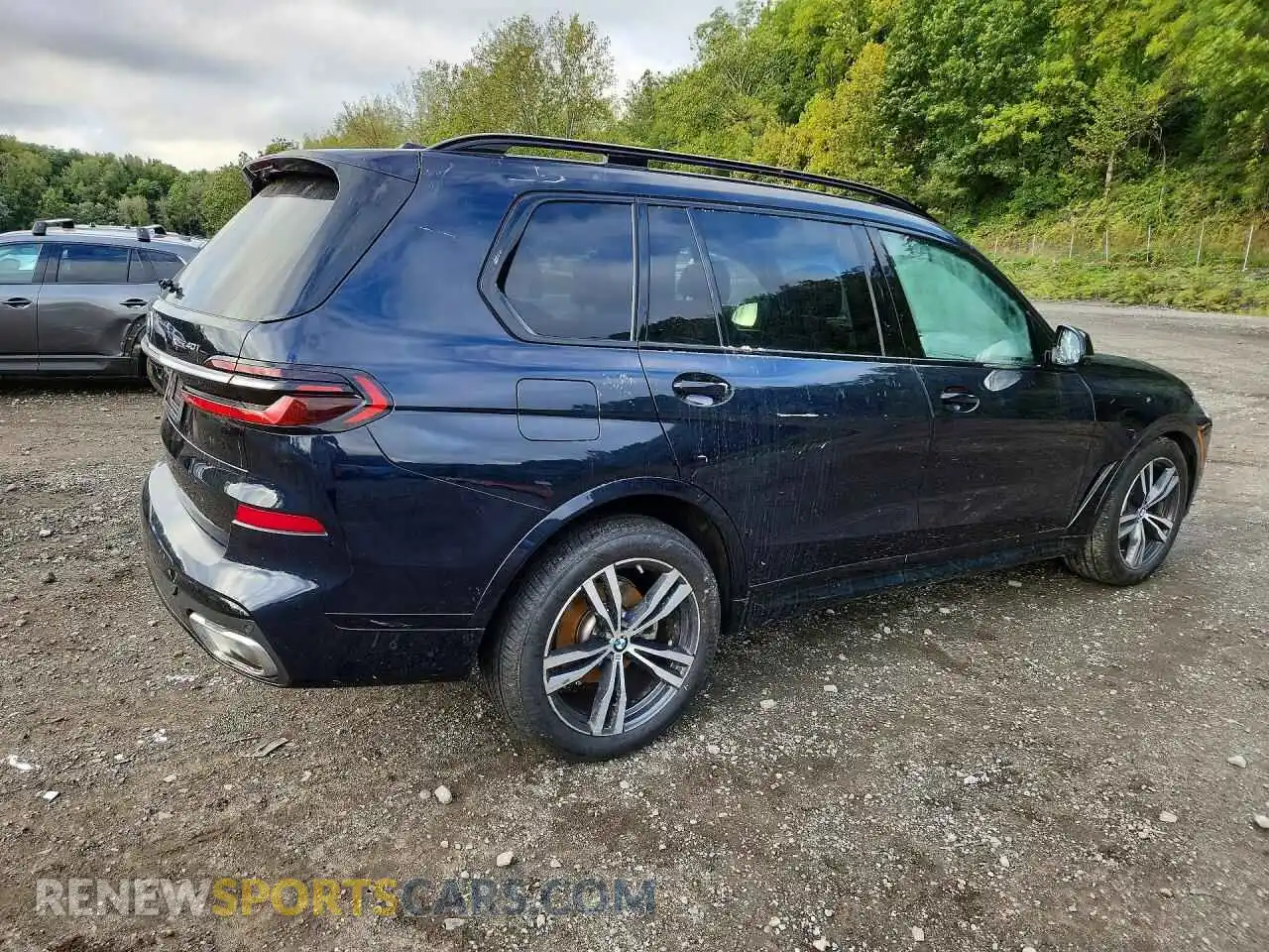 3 Photograph of a damaged car 5UX23EM03R9U66181 BMW X7 2024