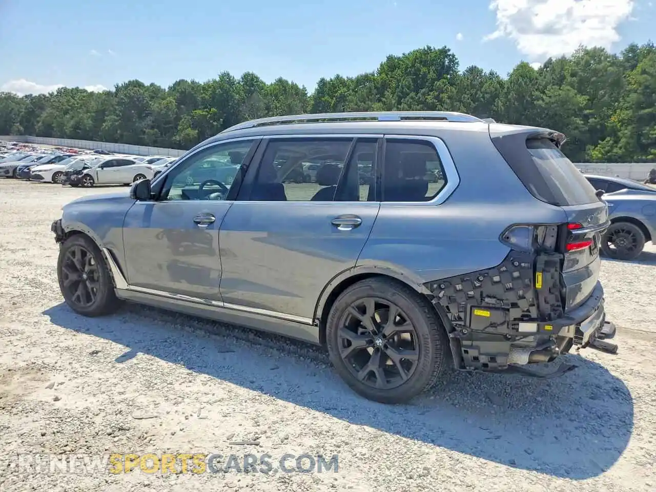 2 Photograph of a damaged car 5UX23EM03R9V72744 BMW X7 2024