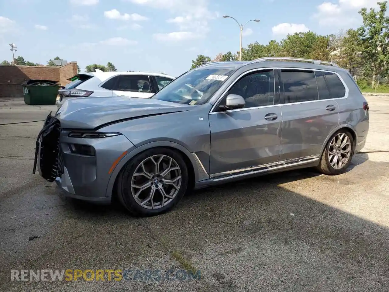 1 Photograph of a damaged car 5UX23EM03R9V89009 BMW X7 2024