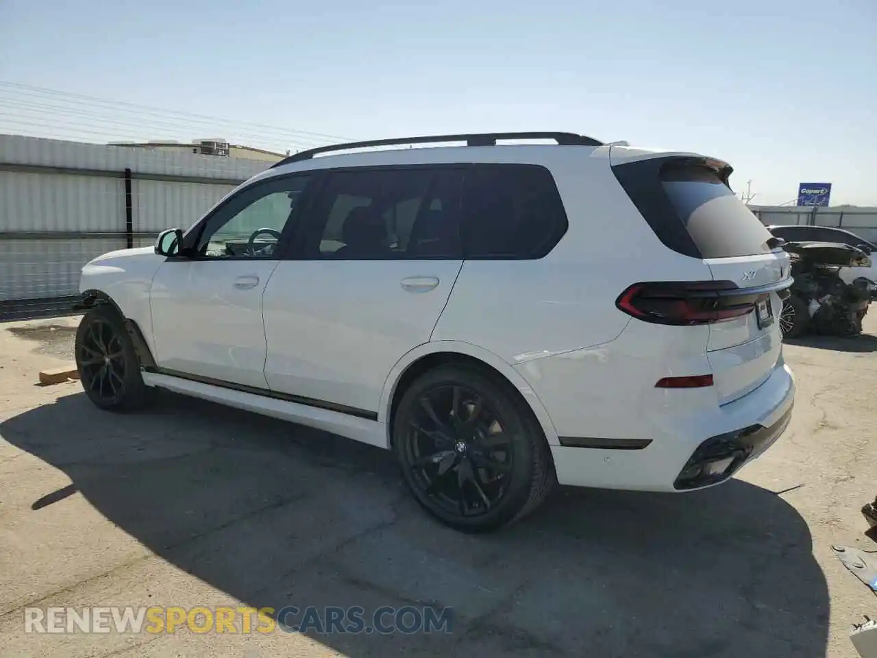 2 Photograph of a damaged car 5UX23EM03R9V96963 BMW X7 2024