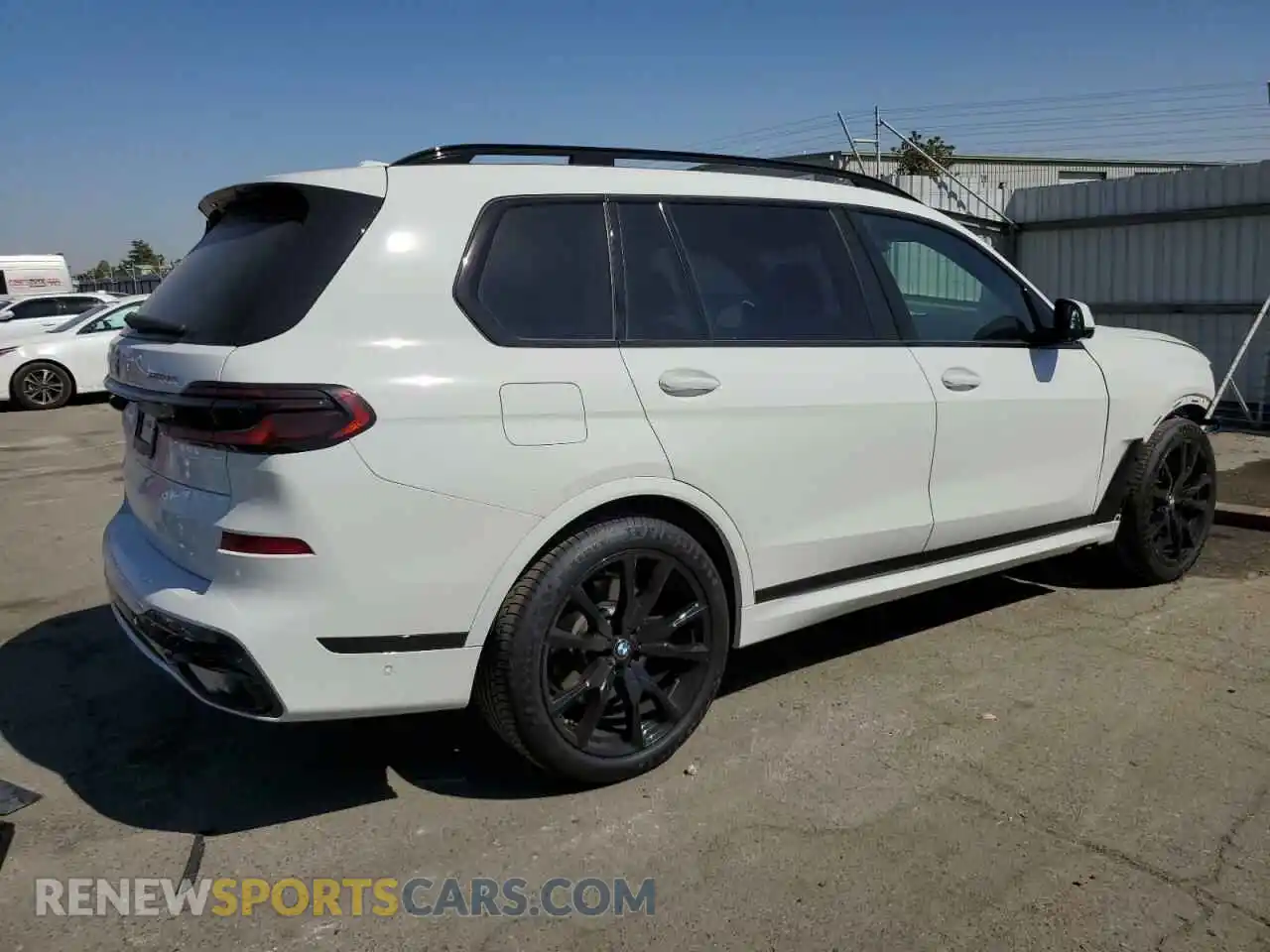 3 Photograph of a damaged car 5UX23EM03R9V96963 BMW X7 2024