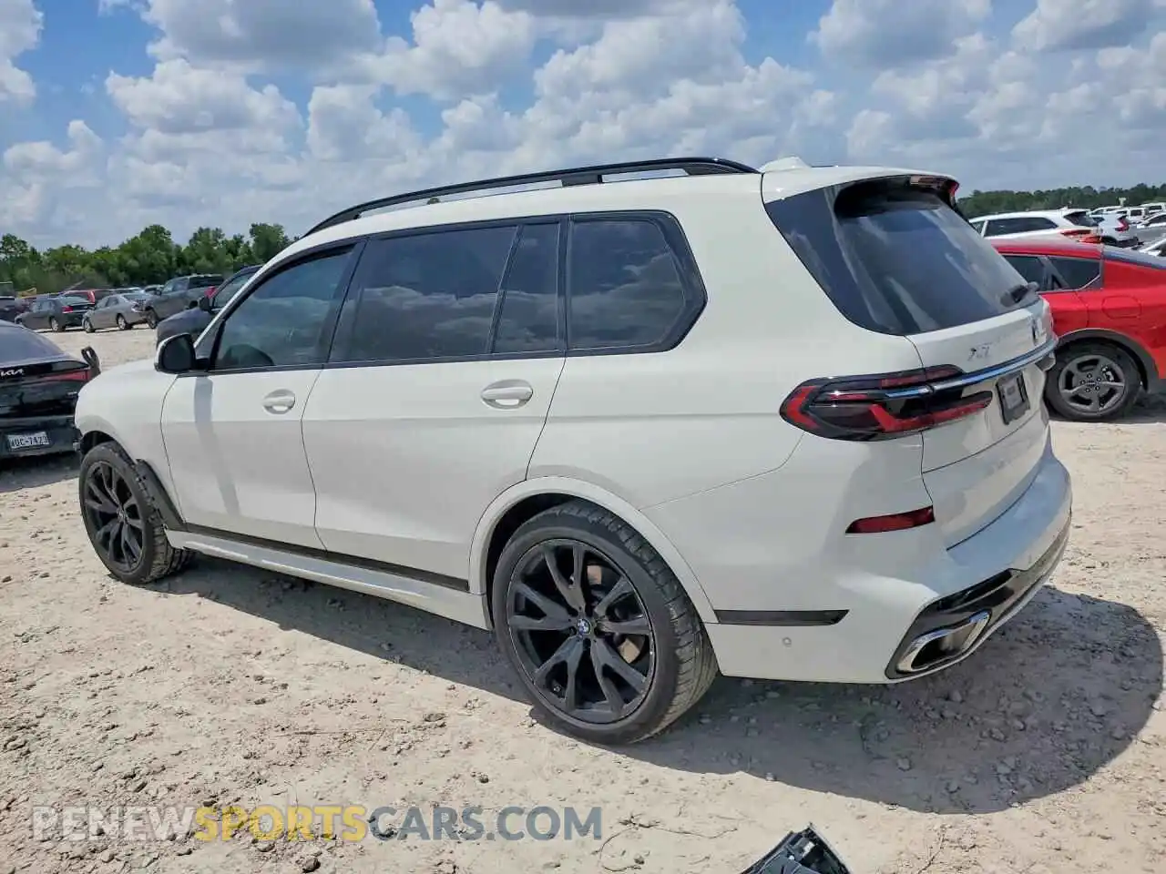 2 Photograph of a damaged car 5UX23EM04R9S07506 BMW X7 2024