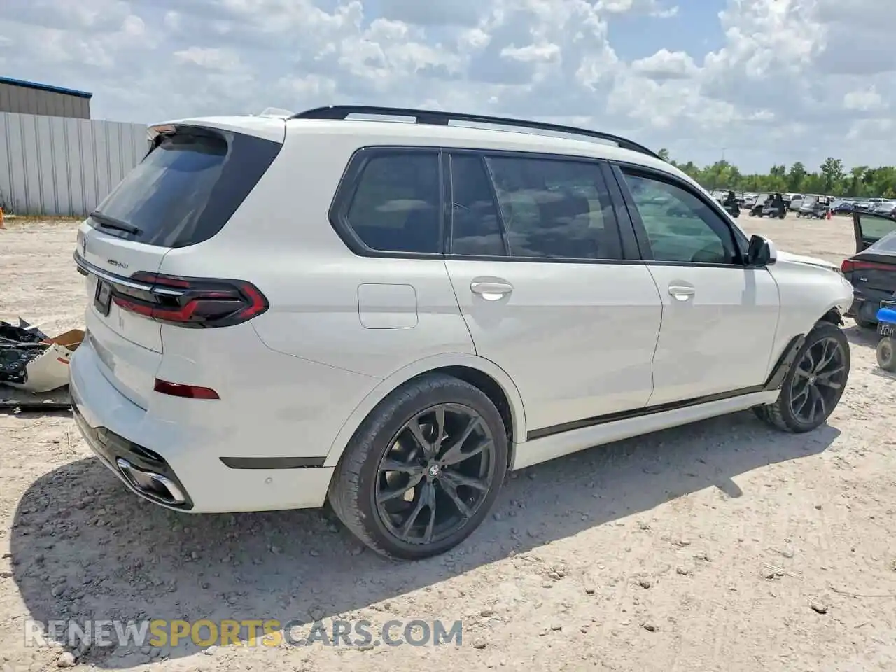 3 Photograph of a damaged car 5UX23EM04R9S07506 BMW X7 2024