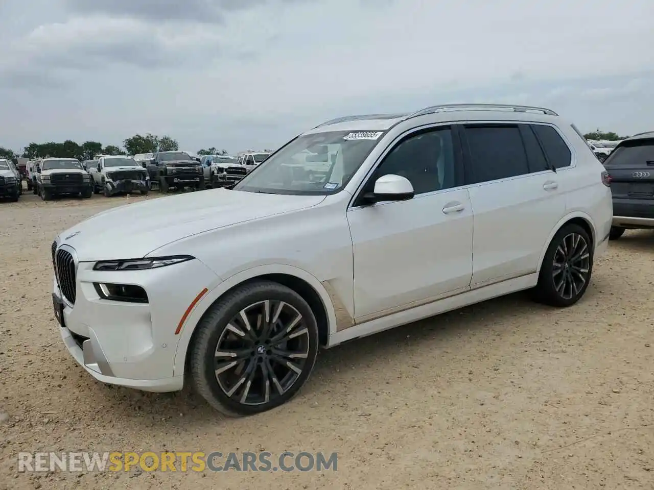 1 Photograph of a damaged car 5UX23EM04R9S33099 BMW X7 2024