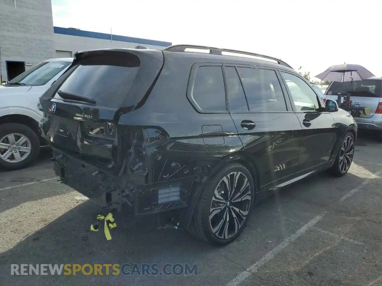 3 Фотография поврежденного автомобиля 5UX23EM04R9T27516 BMW X7 2024