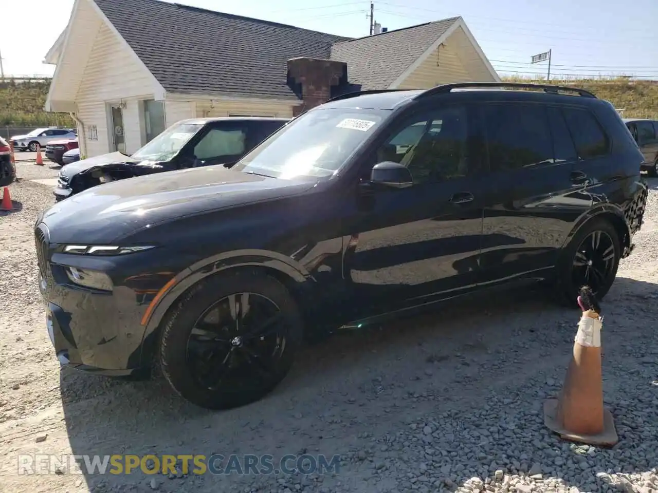 1 Фотография поврежденного автомобиля 5UX23EM04R9U23808 BMW X7 2024