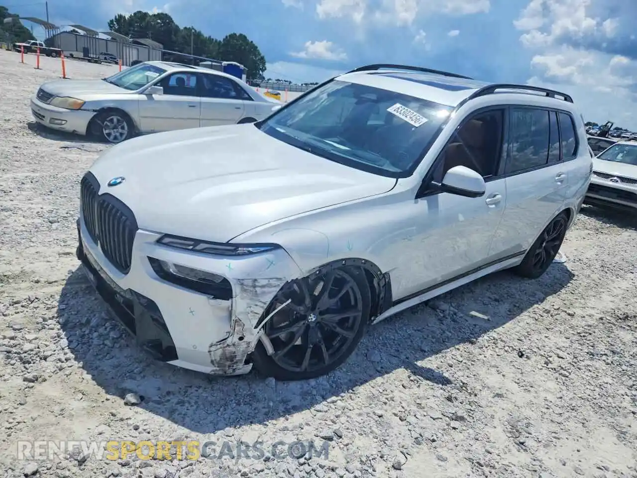 1 Фотография поврежденного автомобиля 5UX23EM04R9U25297 BMW X7 2024