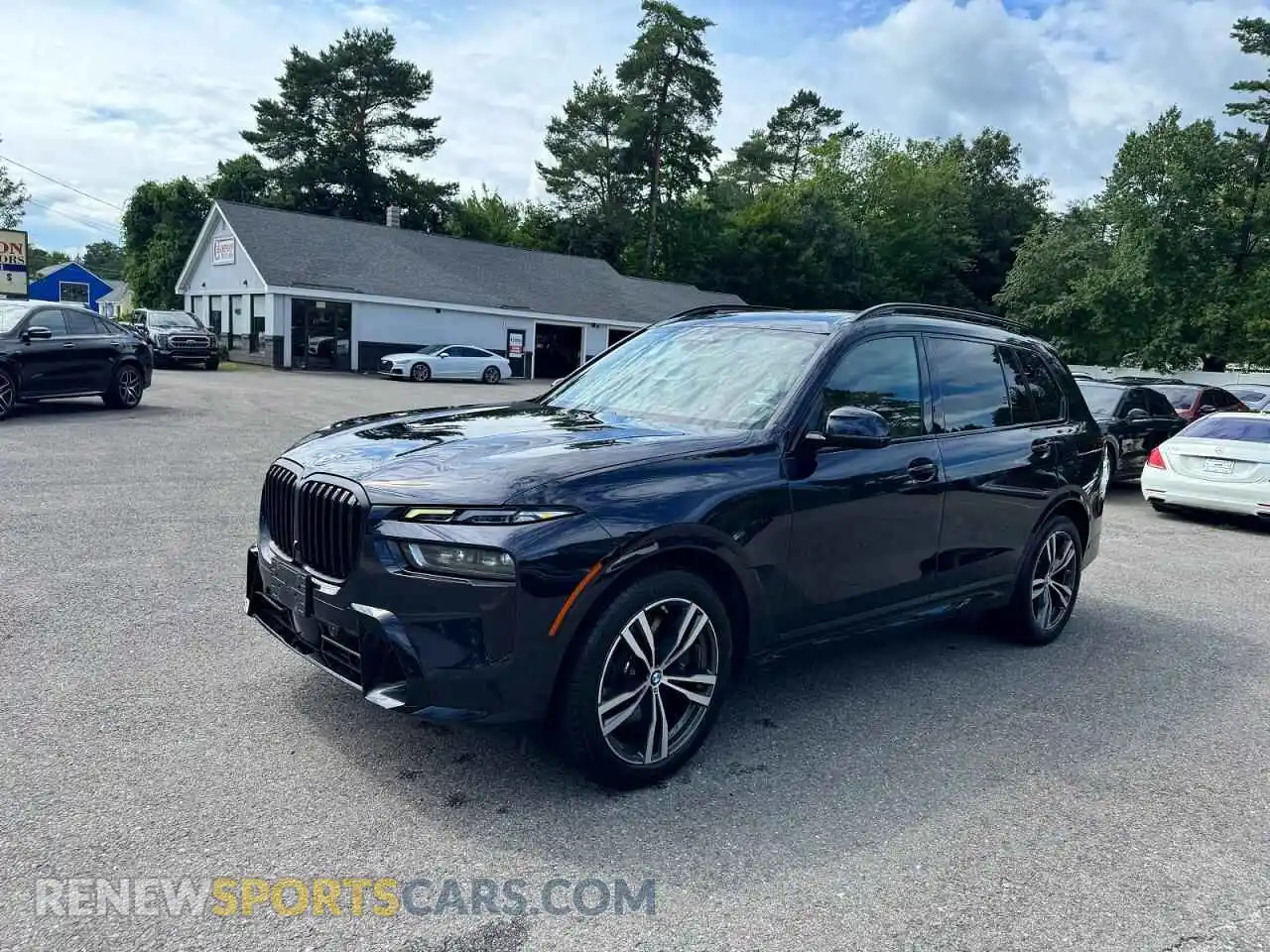 1 Фотография поврежденного автомобиля 5UX23EM04R9U41824 BMW X7 2024