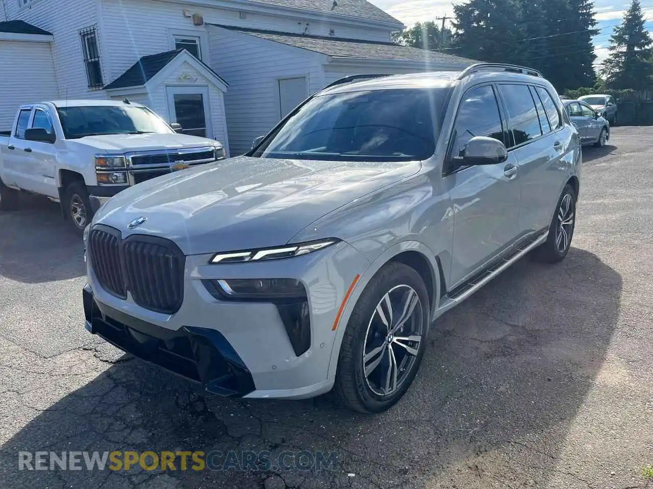 1 Фотография поврежденного автомобиля 5UX23EM05R9S83624 BMW X7 2024
