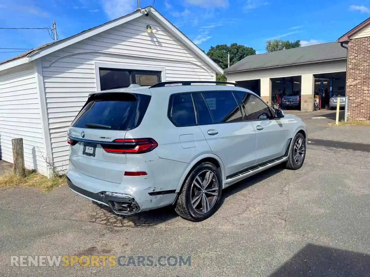 3 Фотография поврежденного автомобиля 5UX23EM05R9S83624 BMW X7 2024