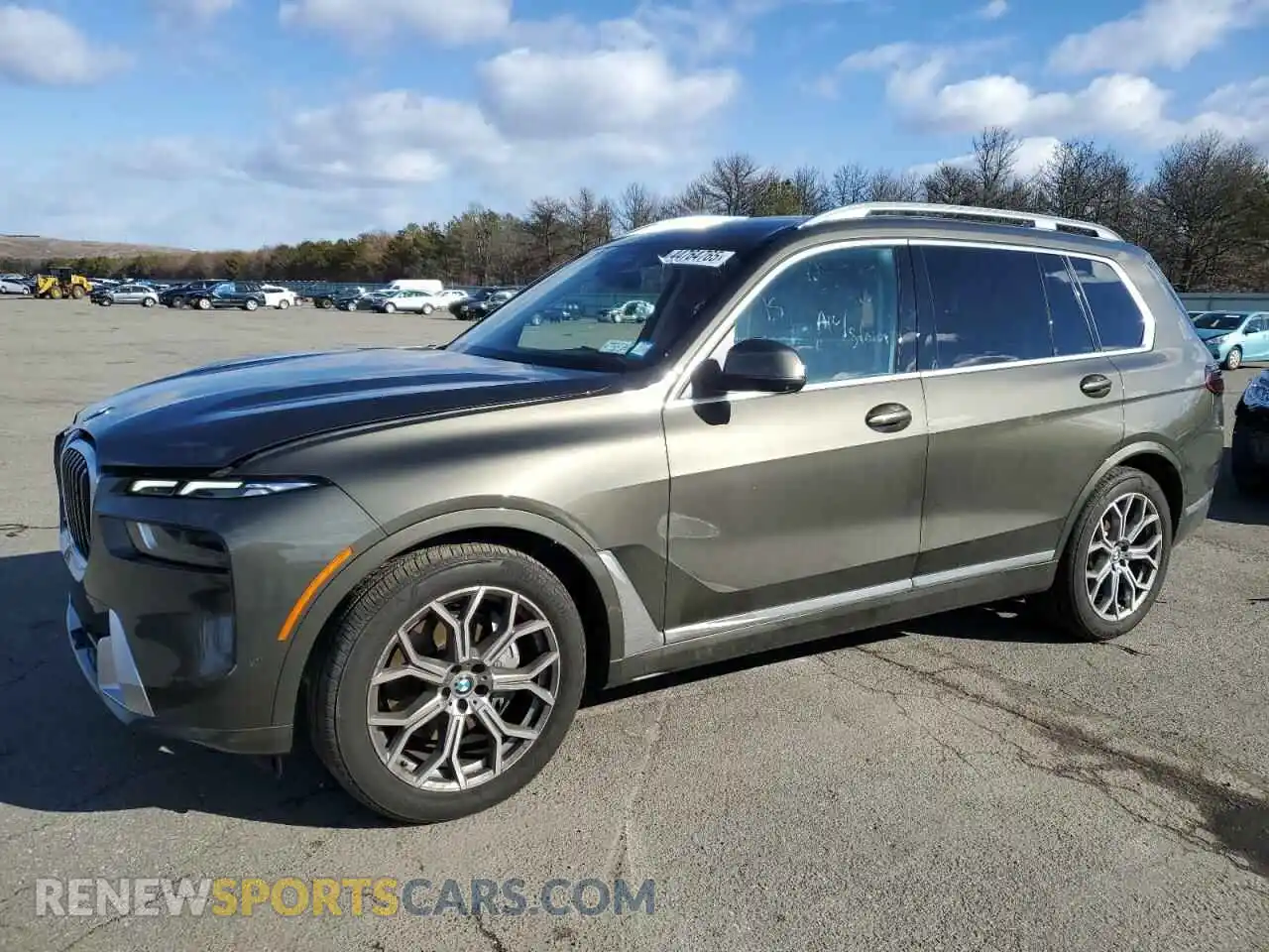 1 Photograph of a damaged car 5UX23EM05R9T03502 BMW X7 2024