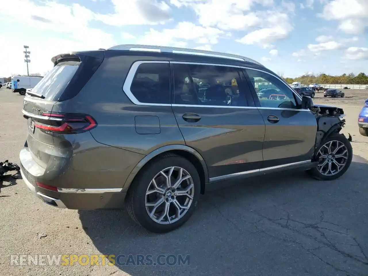 3 Photograph of a damaged car 5UX23EM05R9T03502 BMW X7 2024