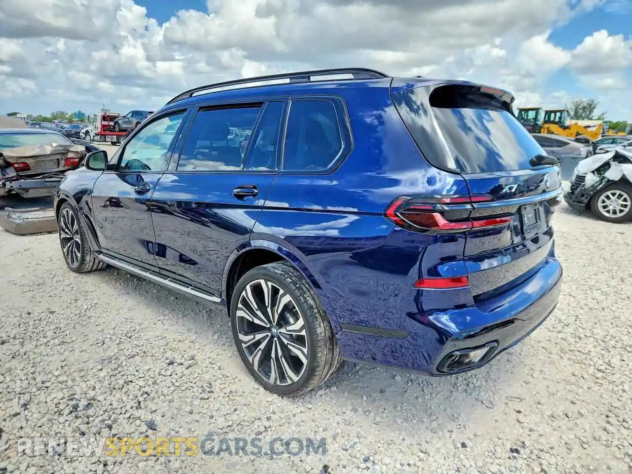 2 Photograph of a damaged car 5UX23EM05R9T29193 BMW X7 2024