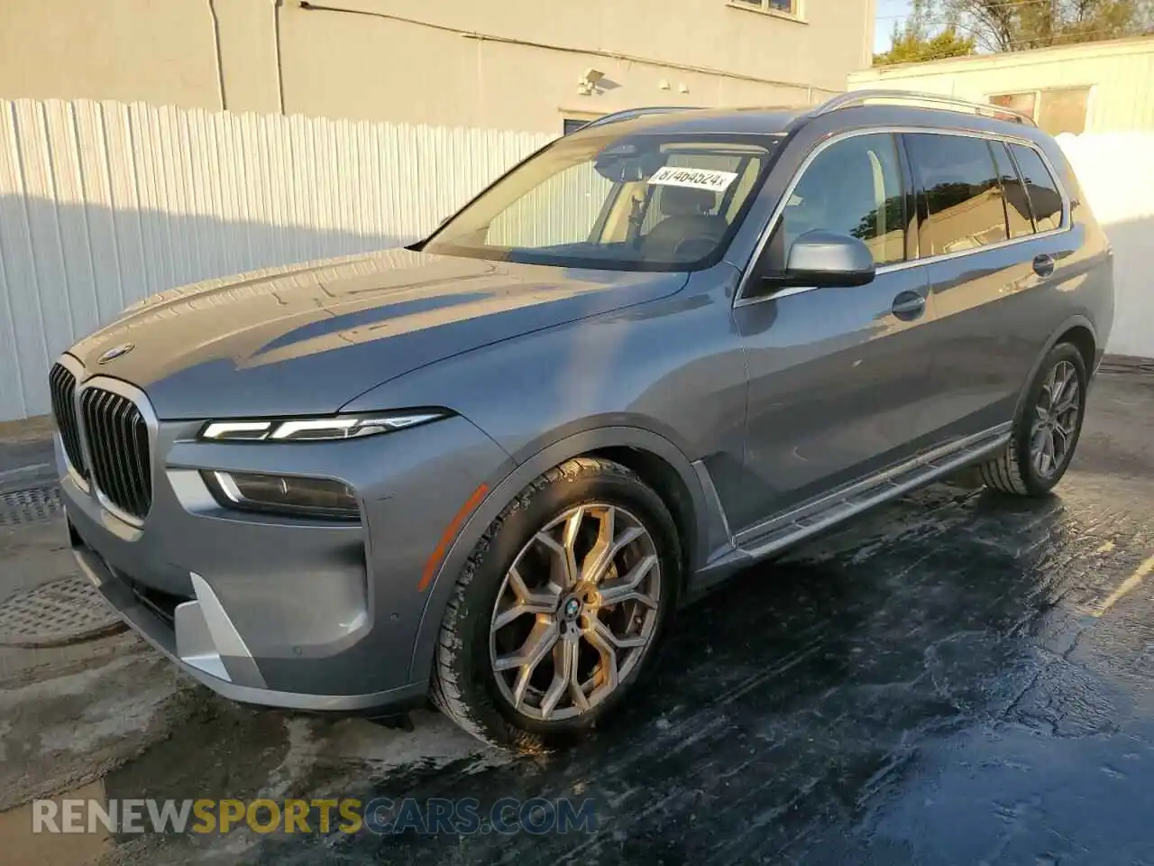 1 Фотография поврежденного автомобиля 5UX23EM05R9T61898 BMW X7 2024