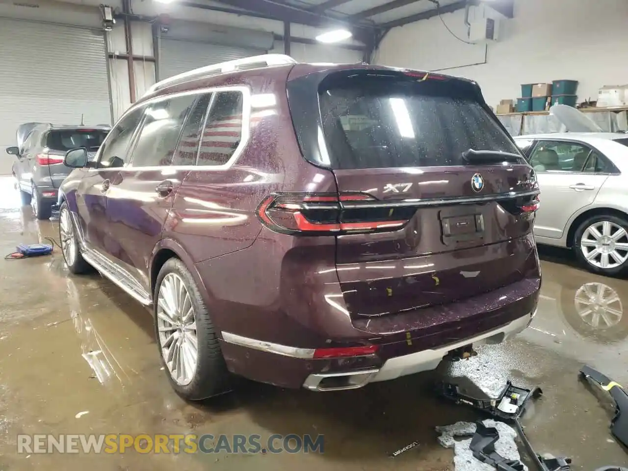2 fotografías del automóvil dañado 5UX23EM05R9T70262 BMW X7 2024