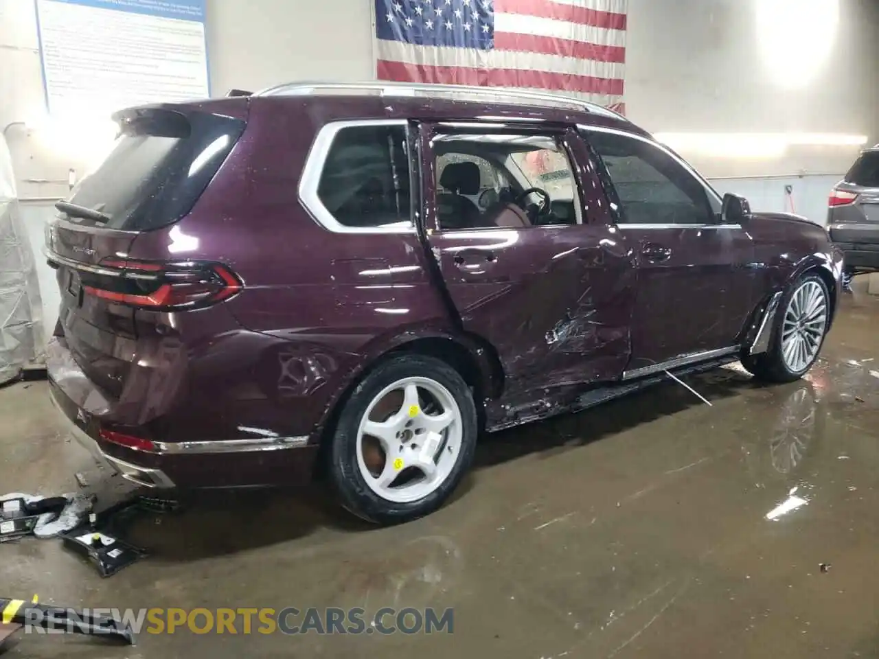 3 fotografías del automóvil dañado 5UX23EM05R9T70262 BMW X7 2024