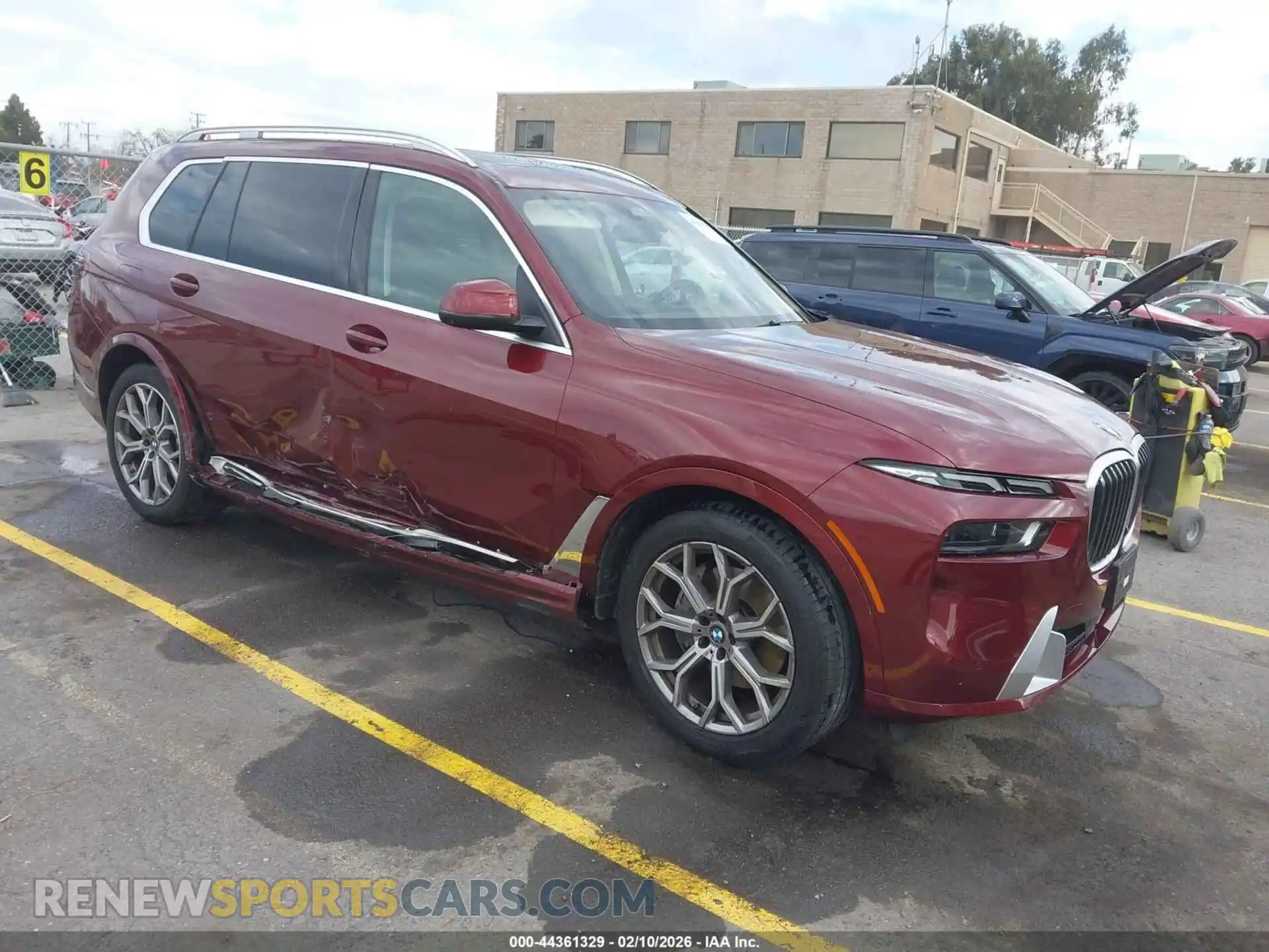 1 Фотография поврежденного автомобиля 5UX23EM05R9T87756 BMW X7 2024