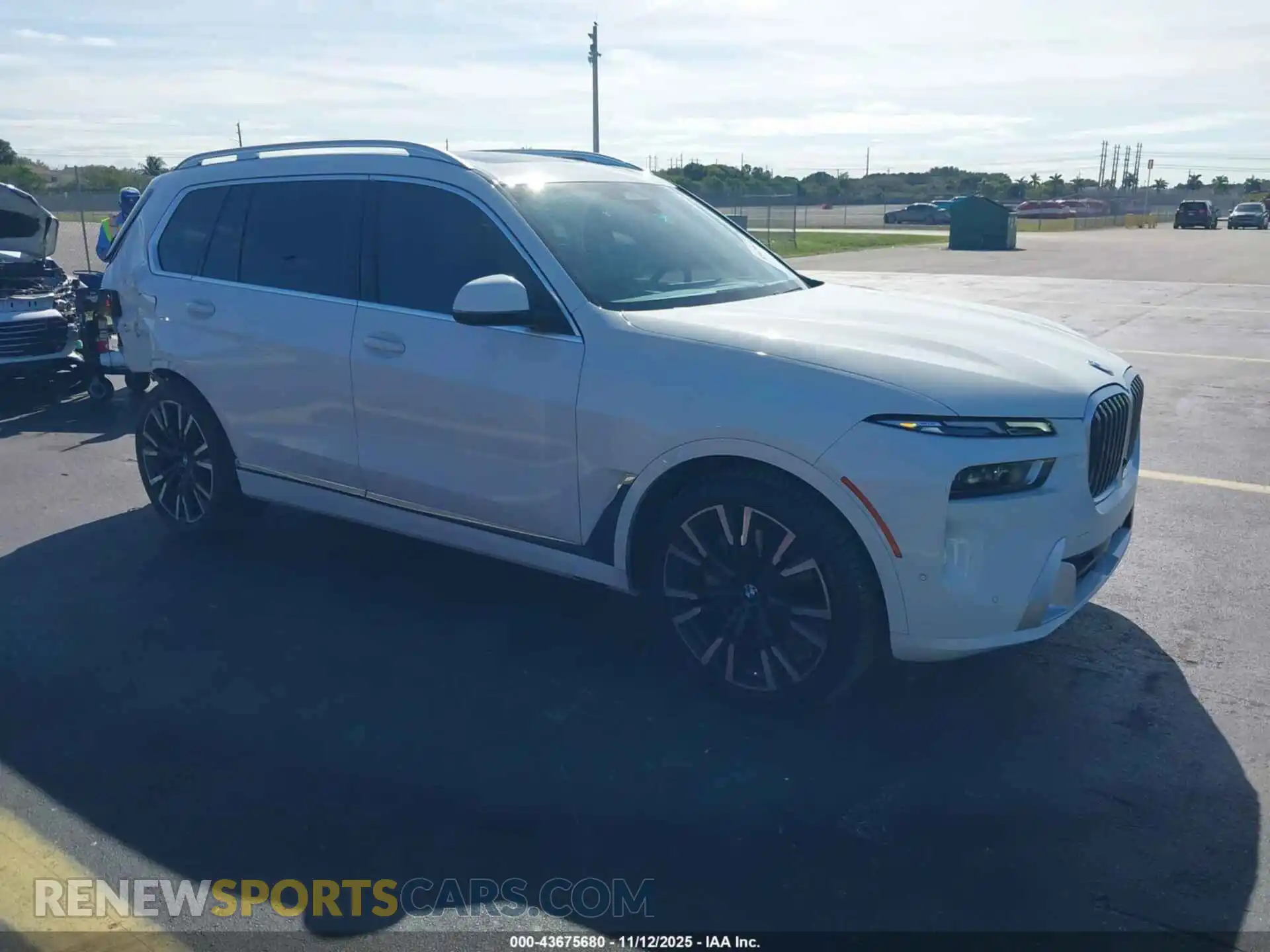 1 Photograph of a damaged car 5UX23EM05R9U17855 BMW X7 2024