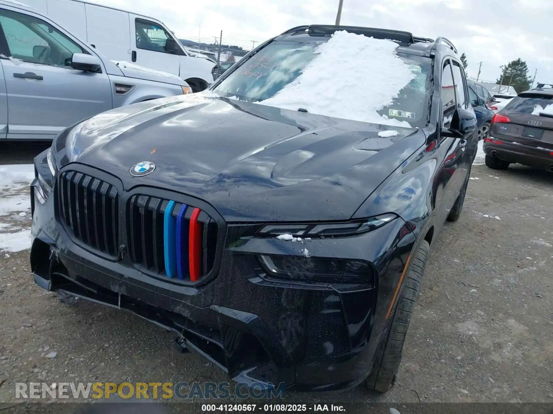2 Photograph of a damaged car 5UX23EM05R9U64819 BMW X7 2024