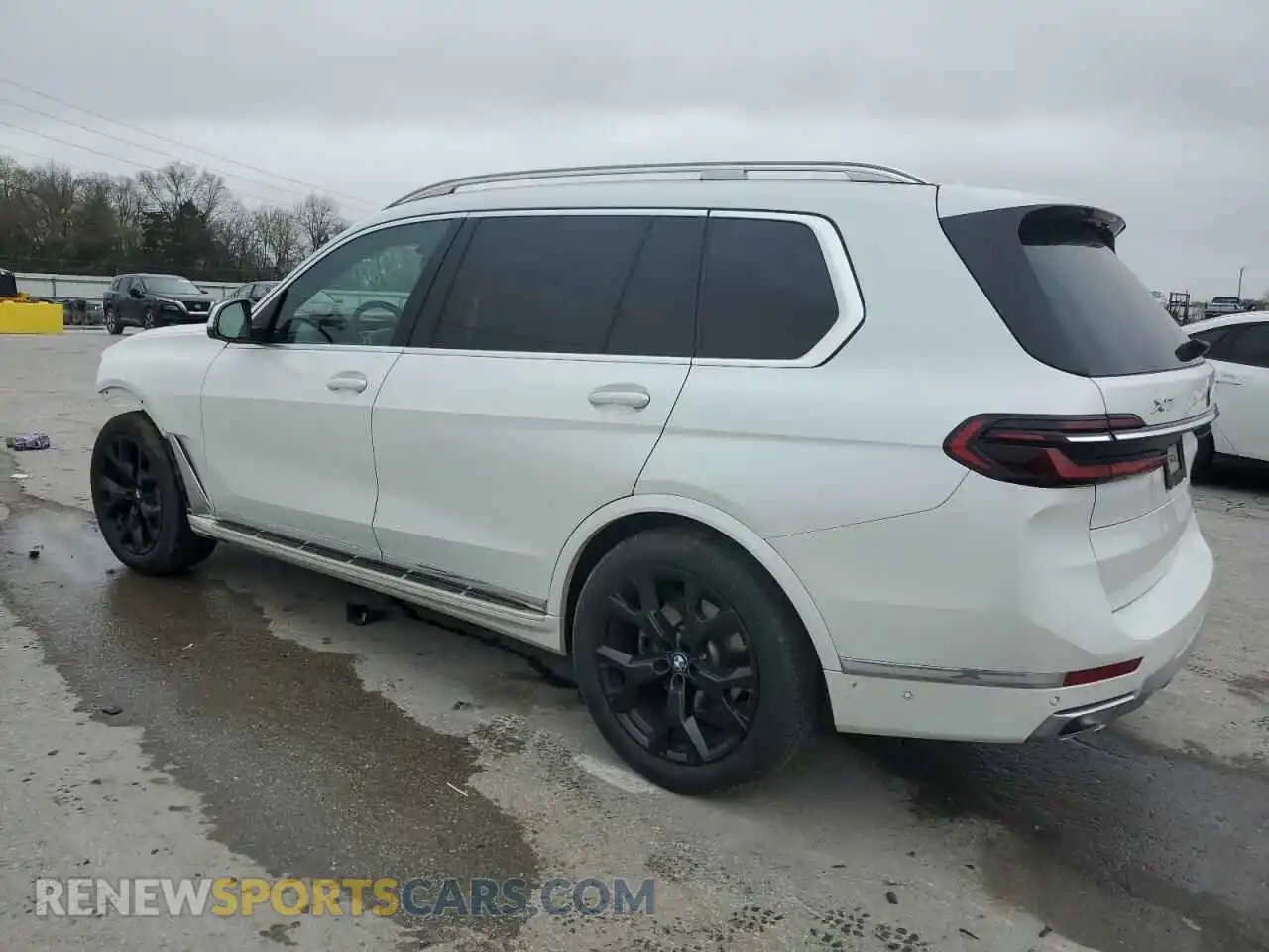 2 Photograph of a damaged car 5UX23EM06R9S67707 BMW X7 2024