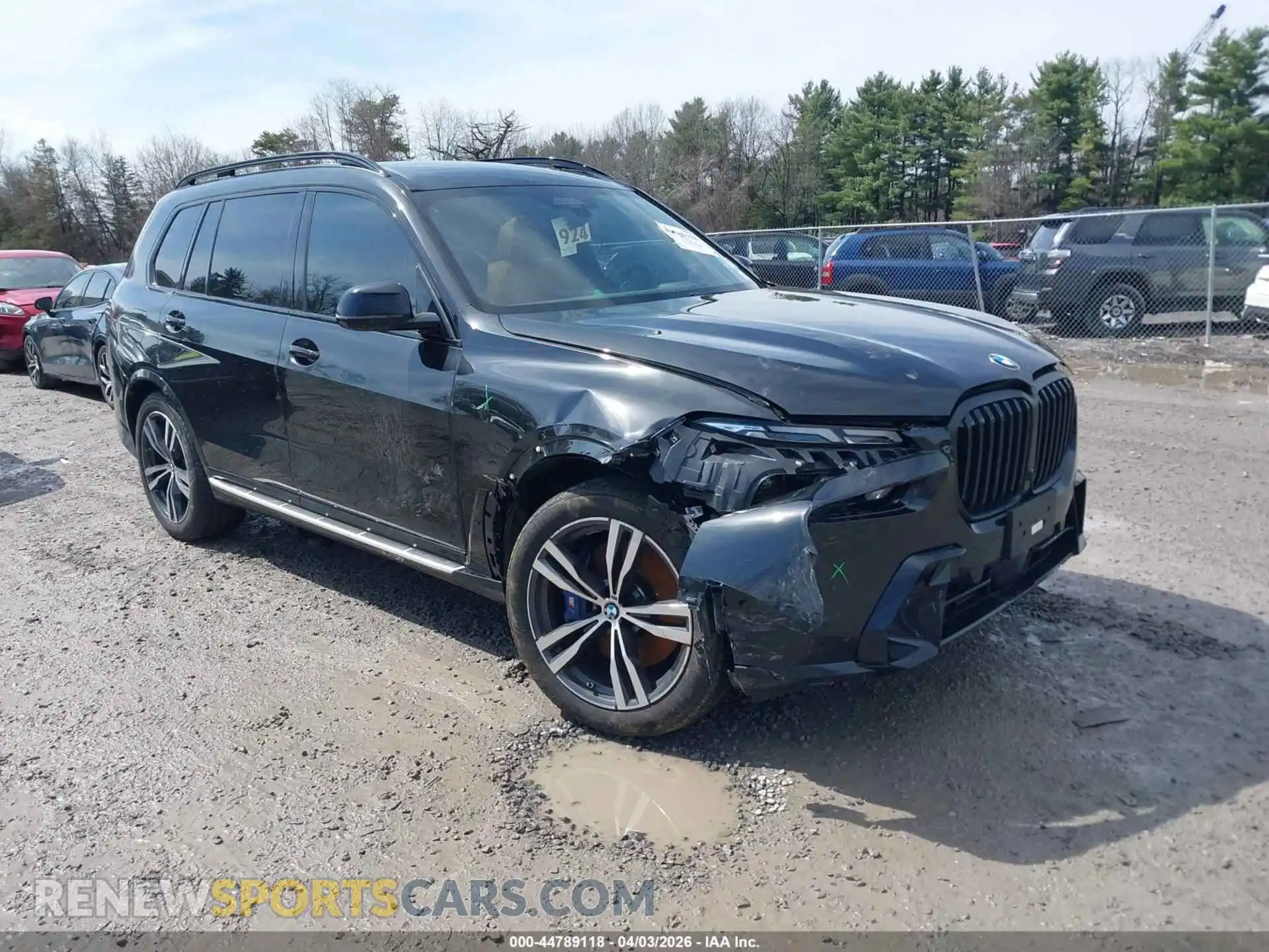1 Фотография поврежденного автомобиля 5UX23EM06R9T73753 BMW X7 2024